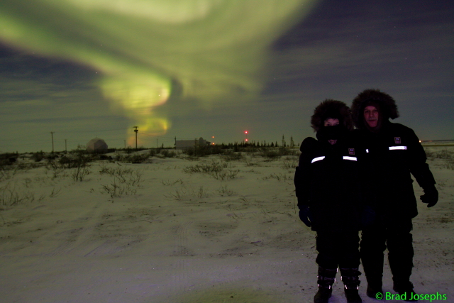 Natural Habitat travelers and the aurora borealis in Churchill, Manitoba