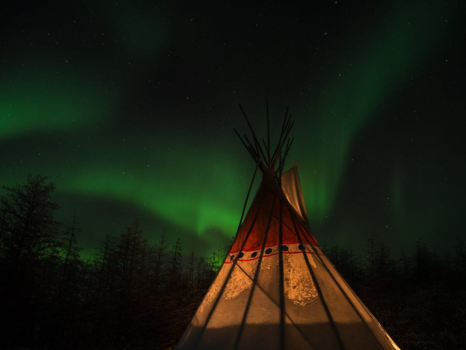 aurora borealis and Wapusk tee pee in Churchill