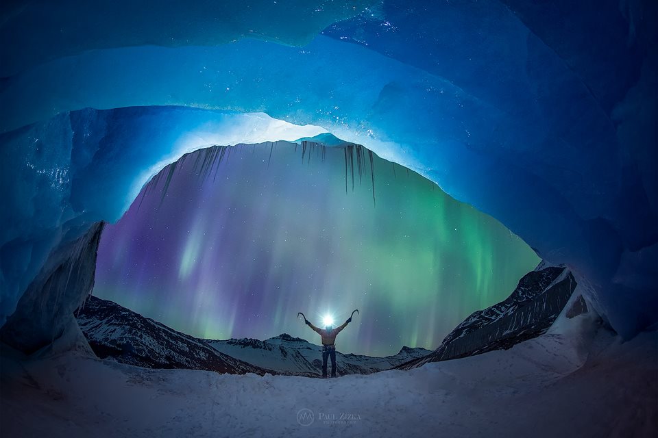 noerthern lights above Athabasca Glacier