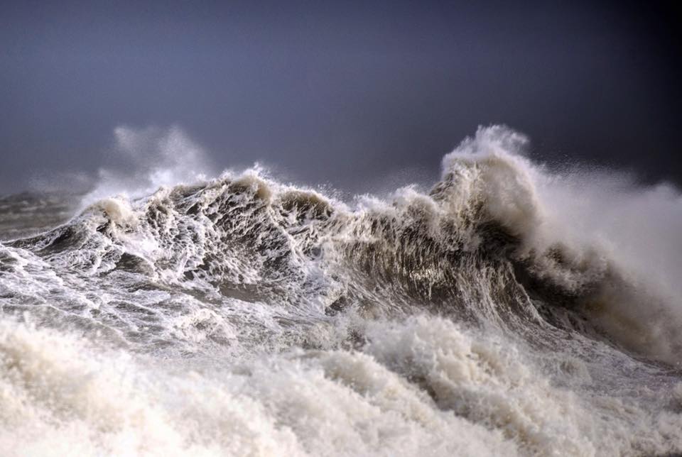 Hudson Bay waves in Churchill